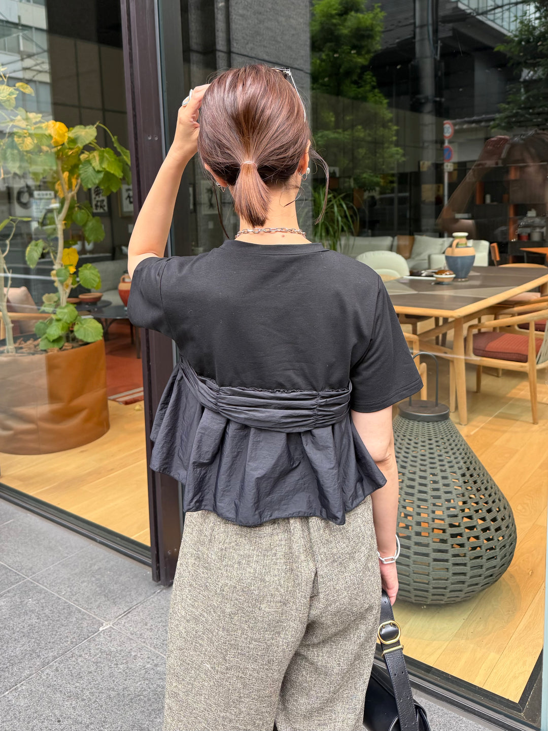 [新作300円OFF] 異素材ドッキングツイストTシャツ / ブラック