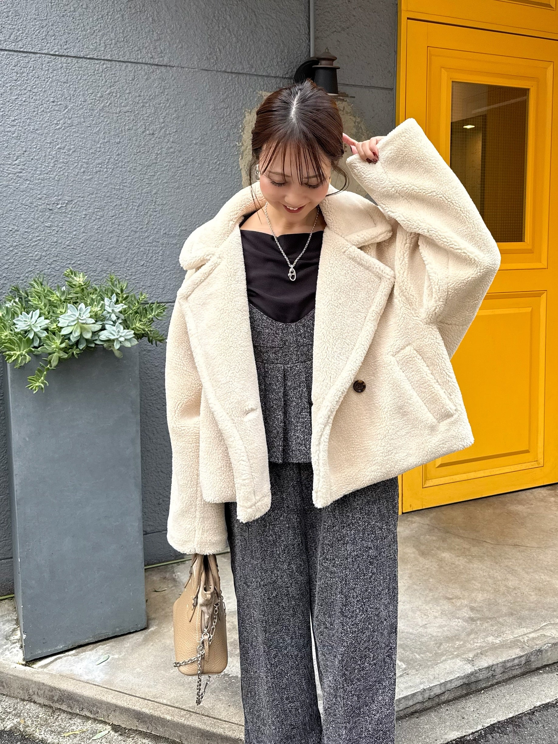 ⭐️Rady⭐️ボーダーファーショートコート(ライトベージュ) 予約】ボアショートコート / ライトベージュ(12月中旬発送予定) – fosie