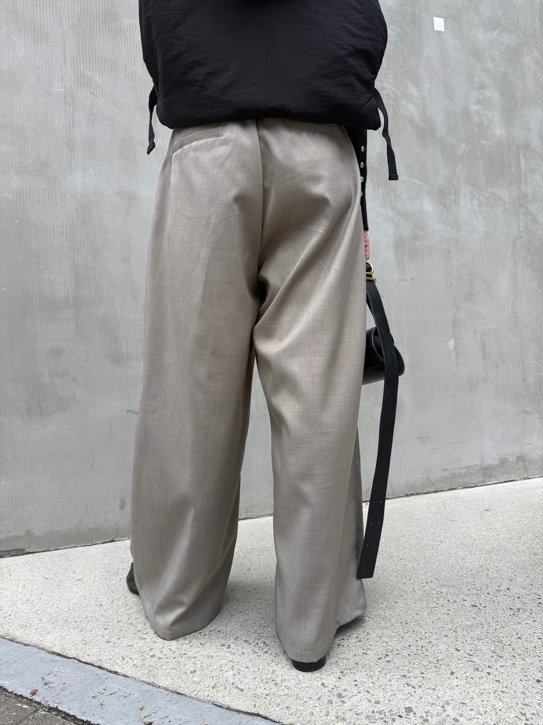 ツイルタックパンツ / グレージュ