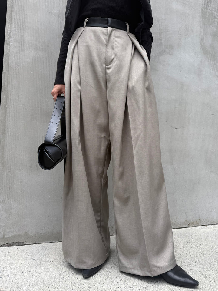 ツイルタックパンツ / グレージュ