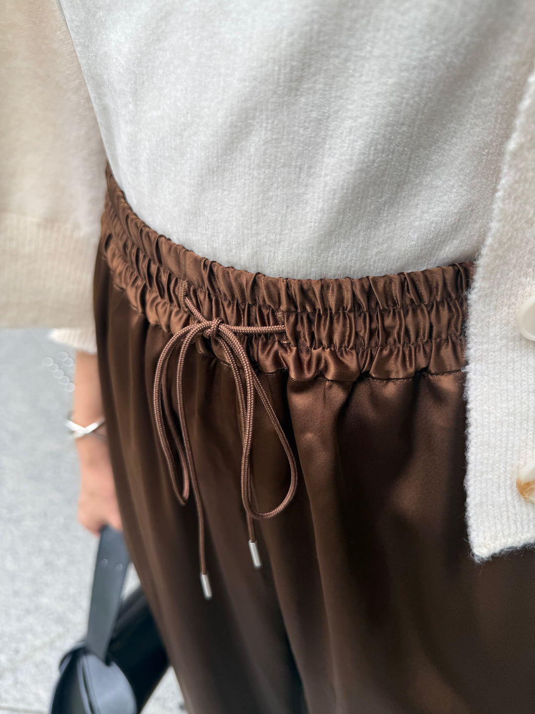 サテンイージーパンツ / ブラウン