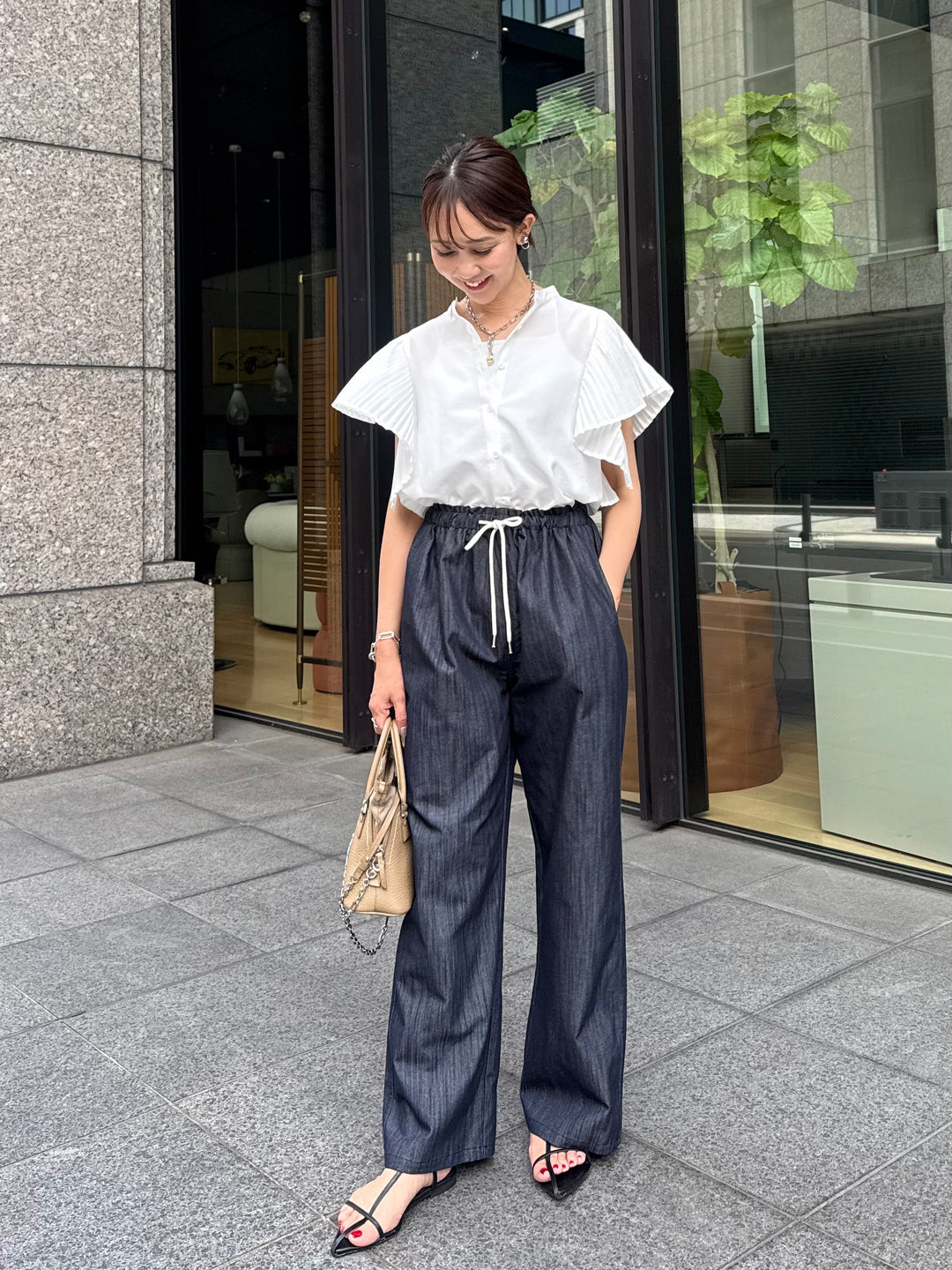 [新作300円OFF] デニムイージーパンツ / ネイビー