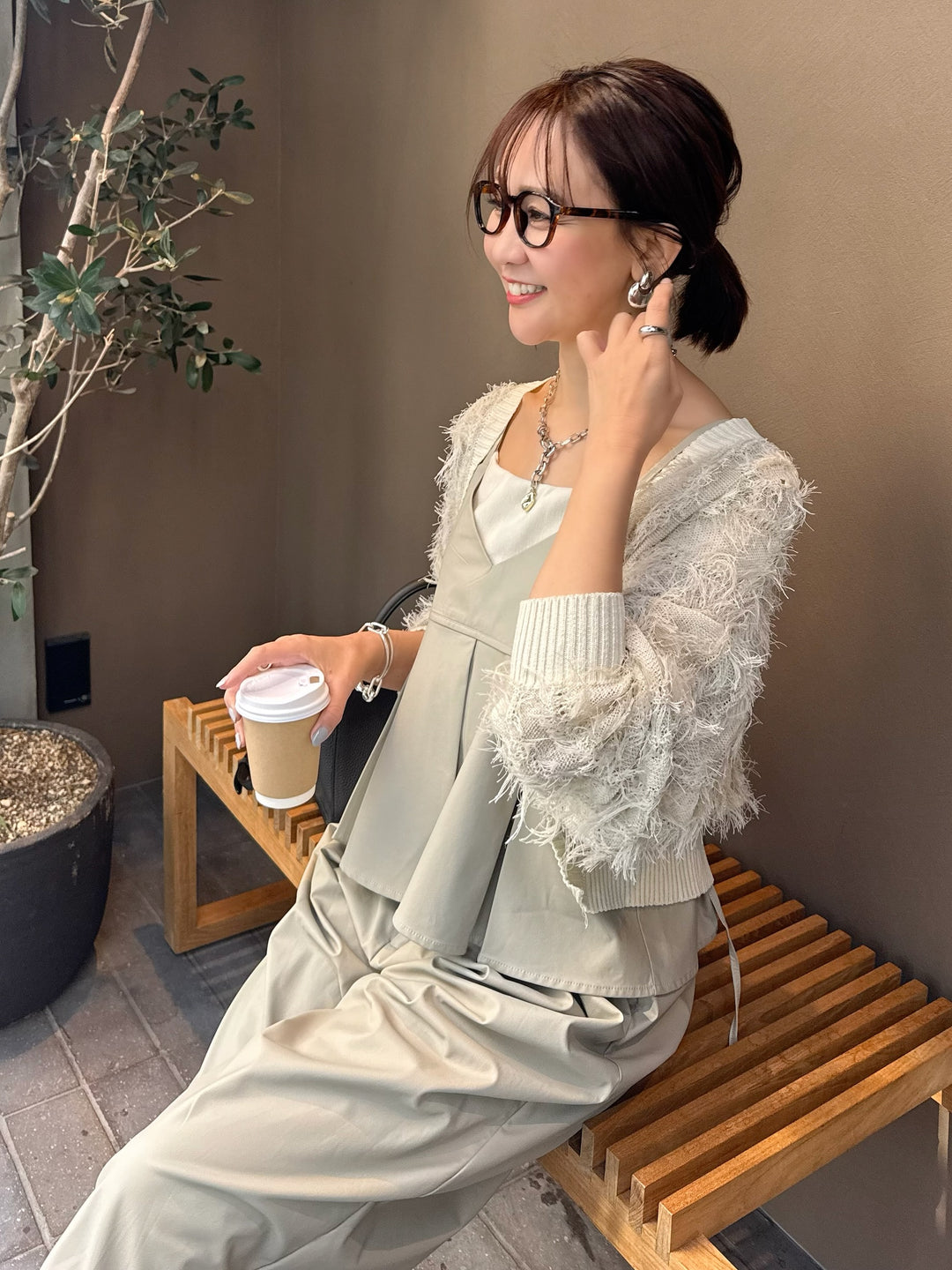 ウォッシャブルフェイクレザーキャミソール / エクリュ