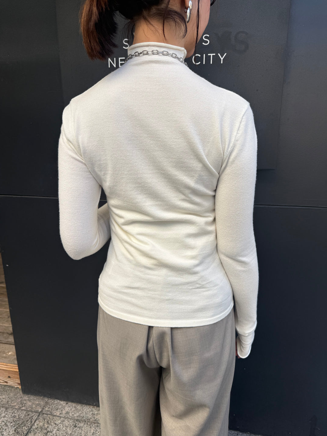 フィンガーホールタートル / オフホワイト