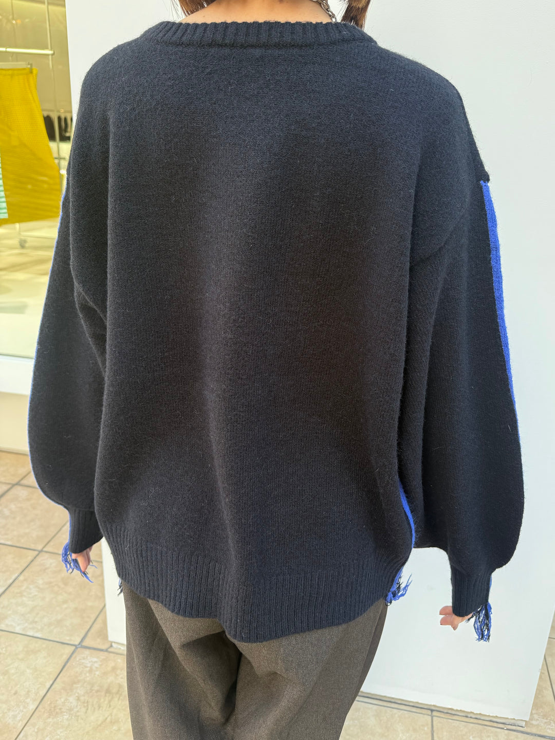 アルパカタッチ配色ラインプルオーバー / ブラック