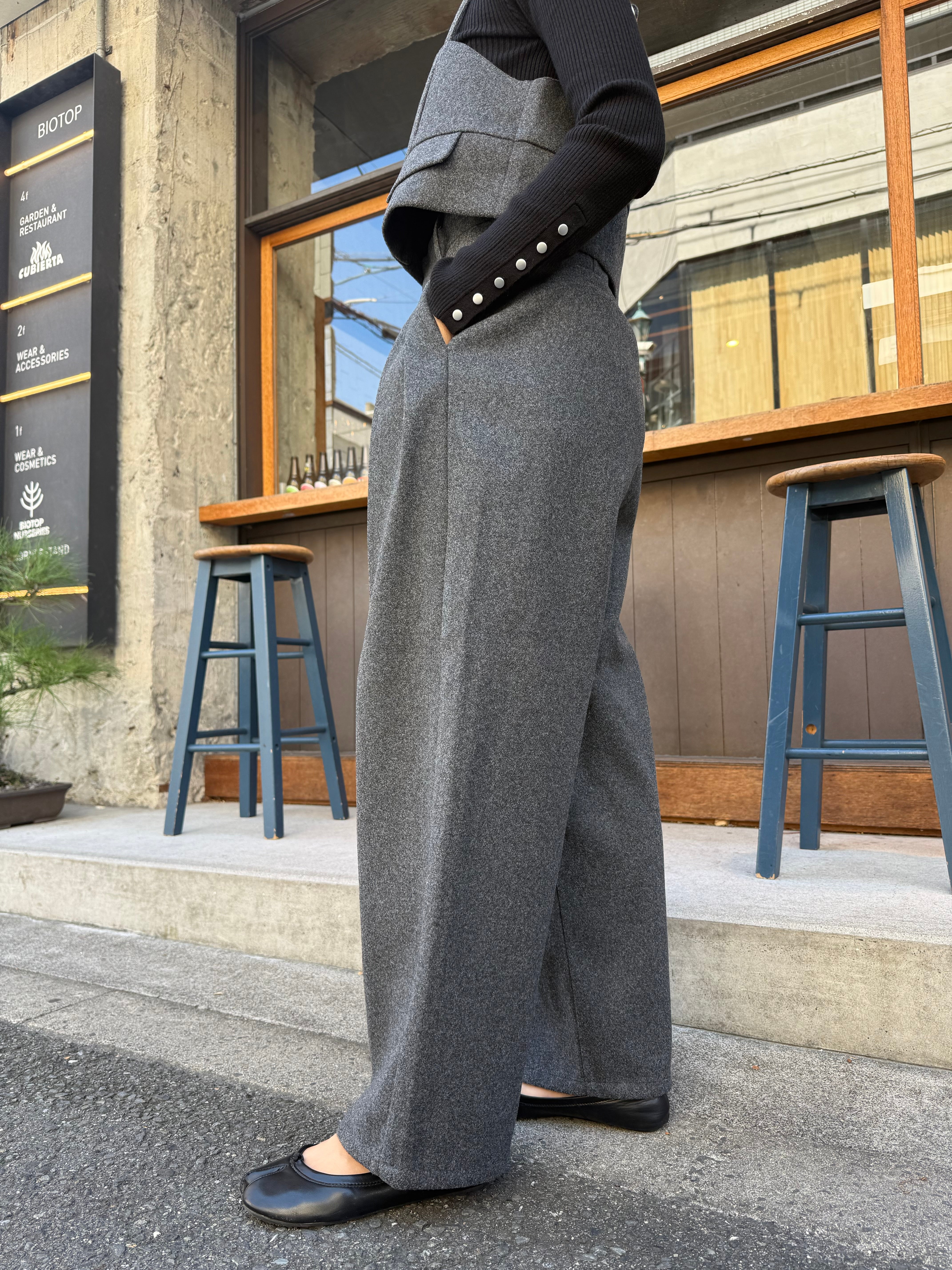 予約】ウールライクタックワイドパンツ / チャコール(11月下旬発送予定