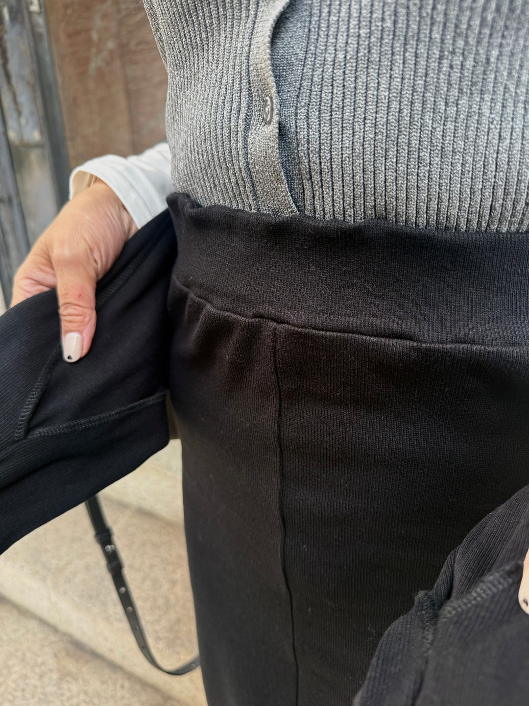 [新作300円OFF] カットリブ腰巻き風スカート / ブラック