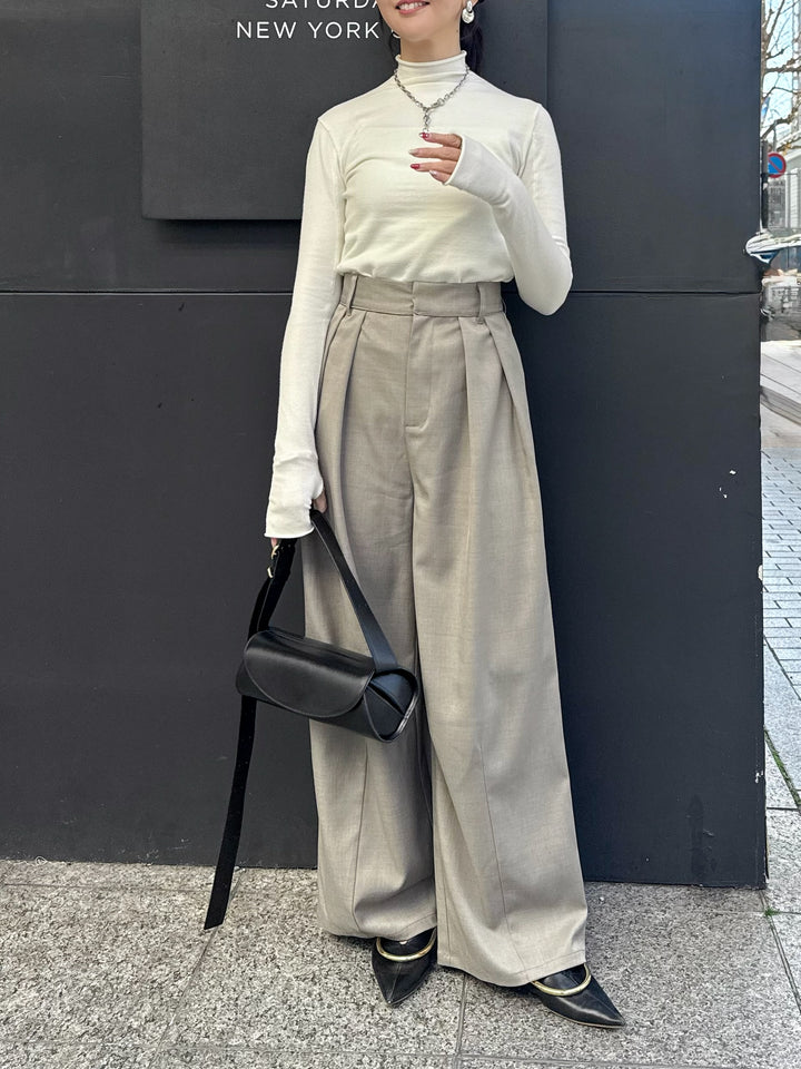 フィンガーホールタートル / オフホワイト