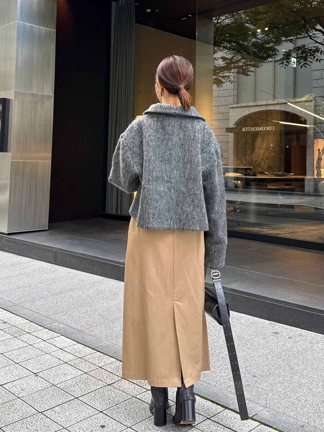 【予約】 [SET] シャギーショートジャケット / グレー + ベルトラップ風ロングスカート / ベージュ(11月下旬発送予定)