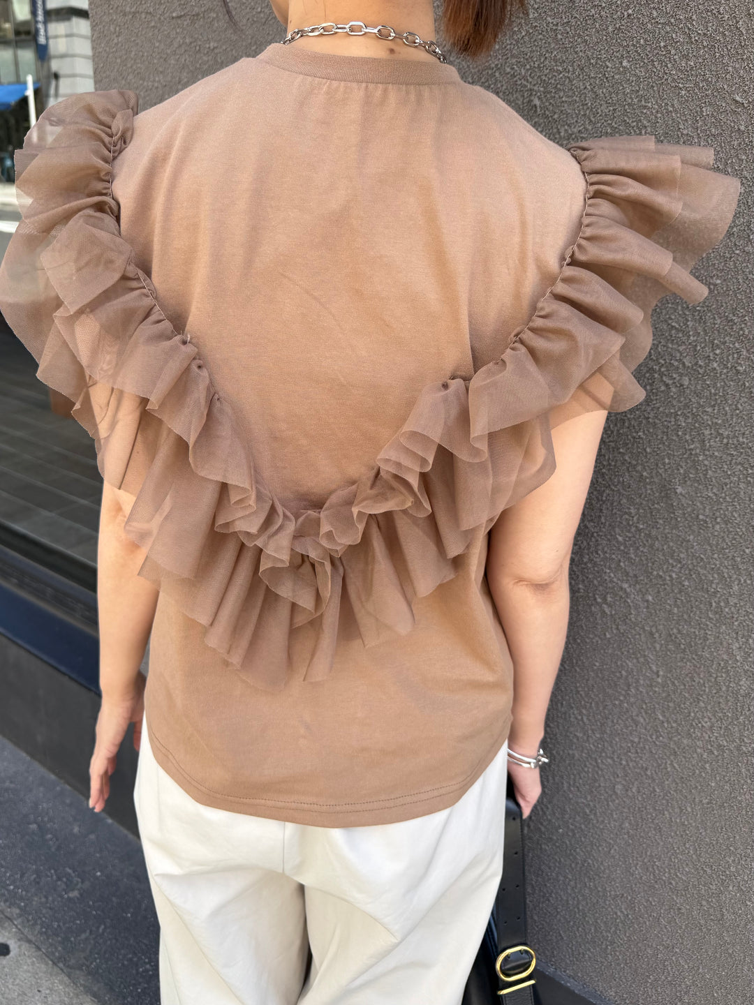 チュールフリルフレンチTシャツ / ブラウン