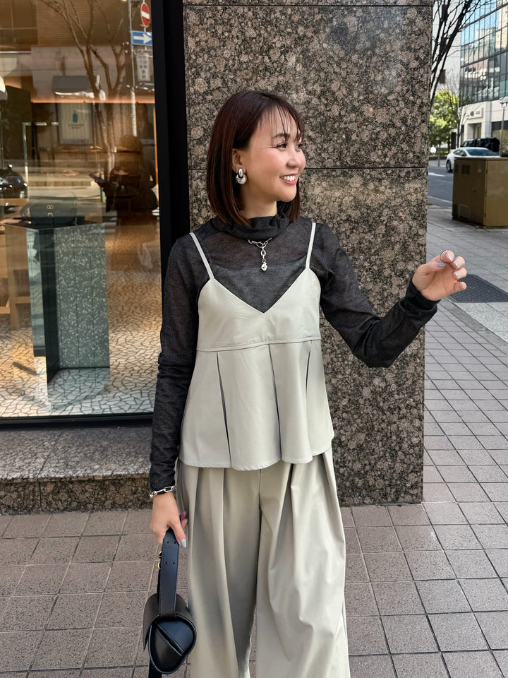 ウォッシャブルフェイクレザーキャミソール / エクリュ