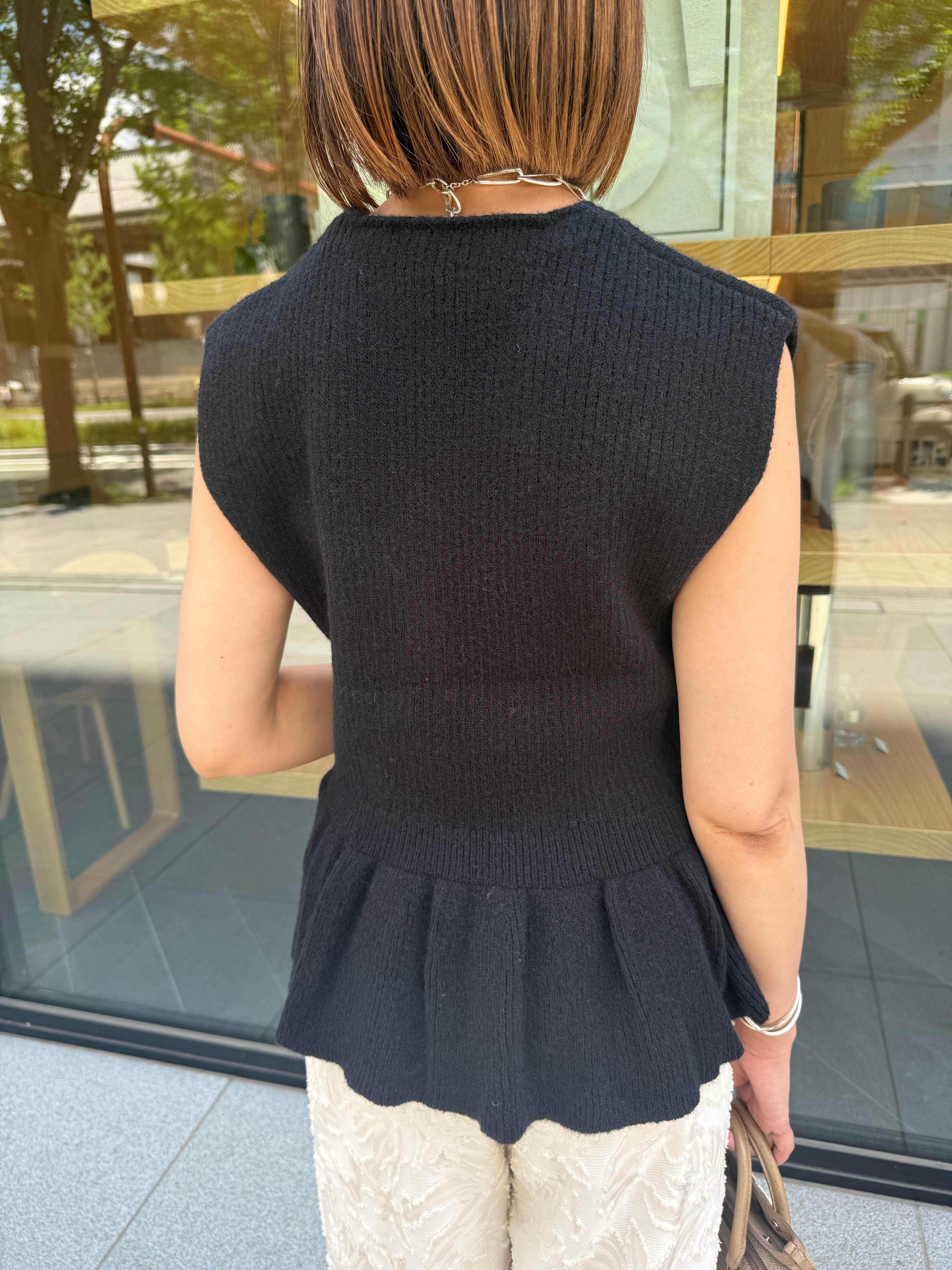 ペプラムニットベスト / ブラック – fosie