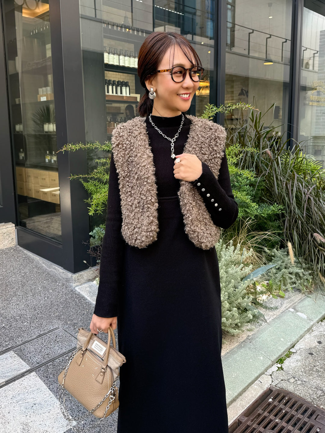 【予約】ウールライクVネックジャンパースカート / ブラック(11月下旬発送予定)