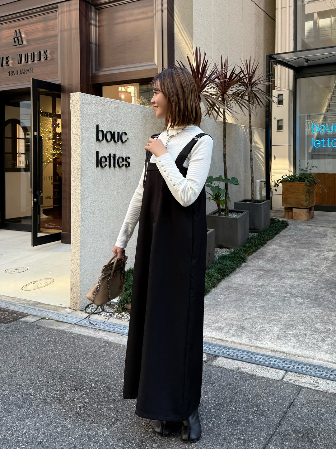 袖ボタンハイネックニット / アイボリー