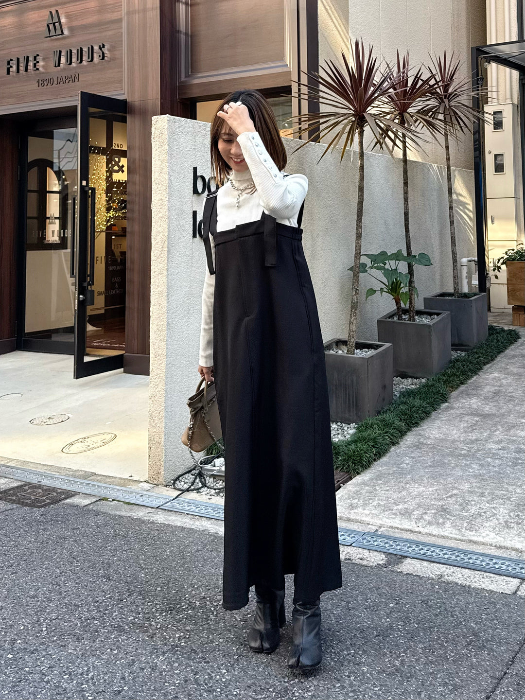 袖ボタンハイネックニット / アイボリー